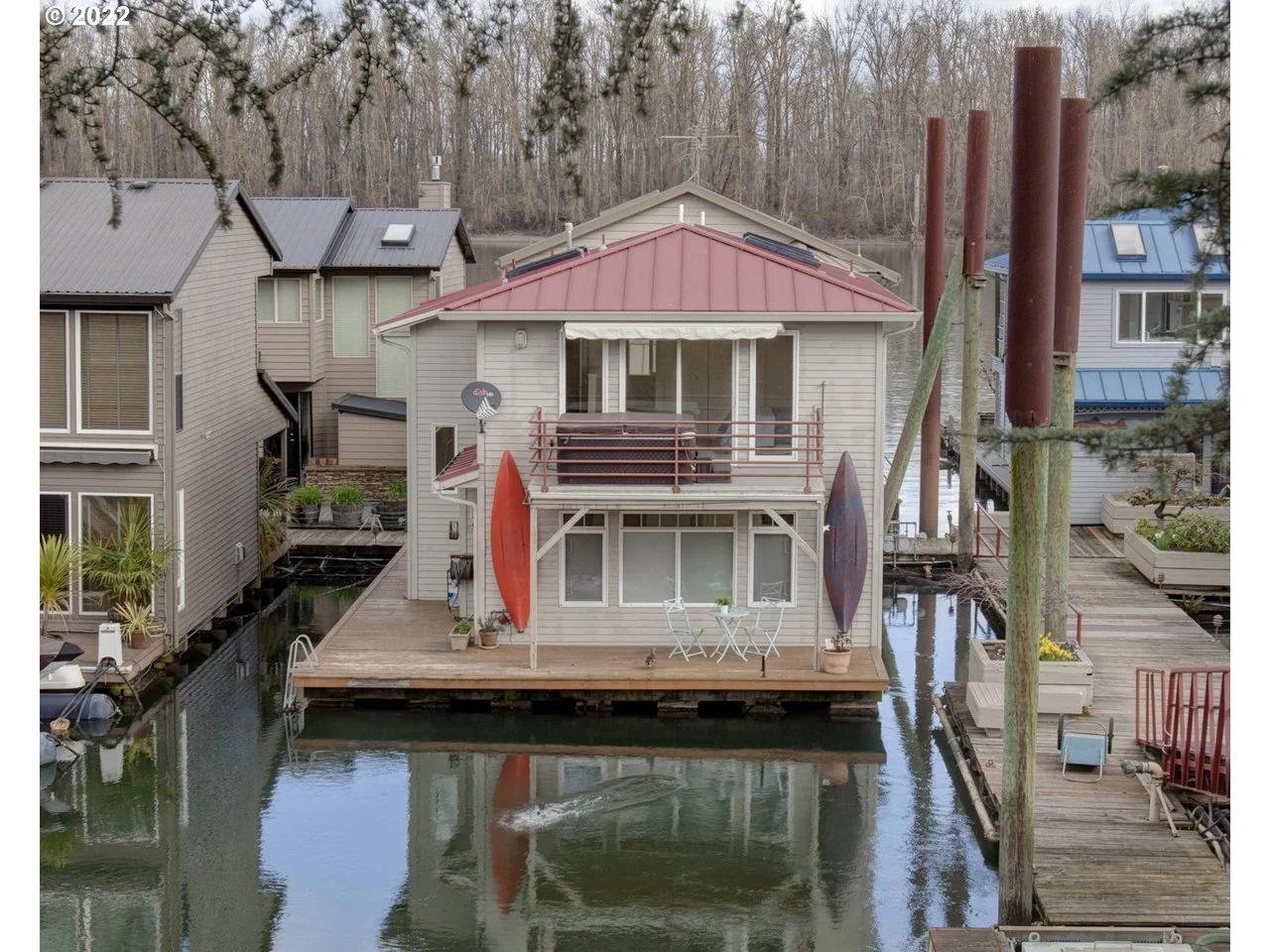 A Floating Home in Portland, OR - $384,000