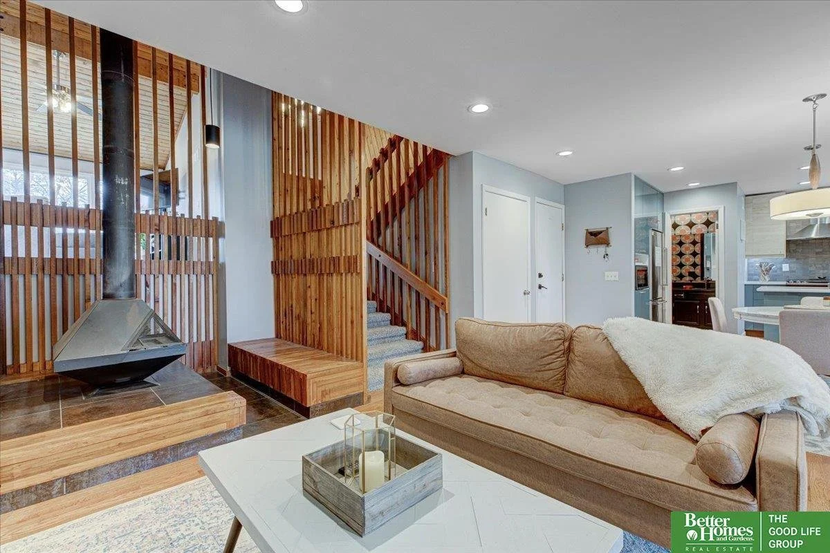 Pops of Color in Bellevue, NE - $275,000