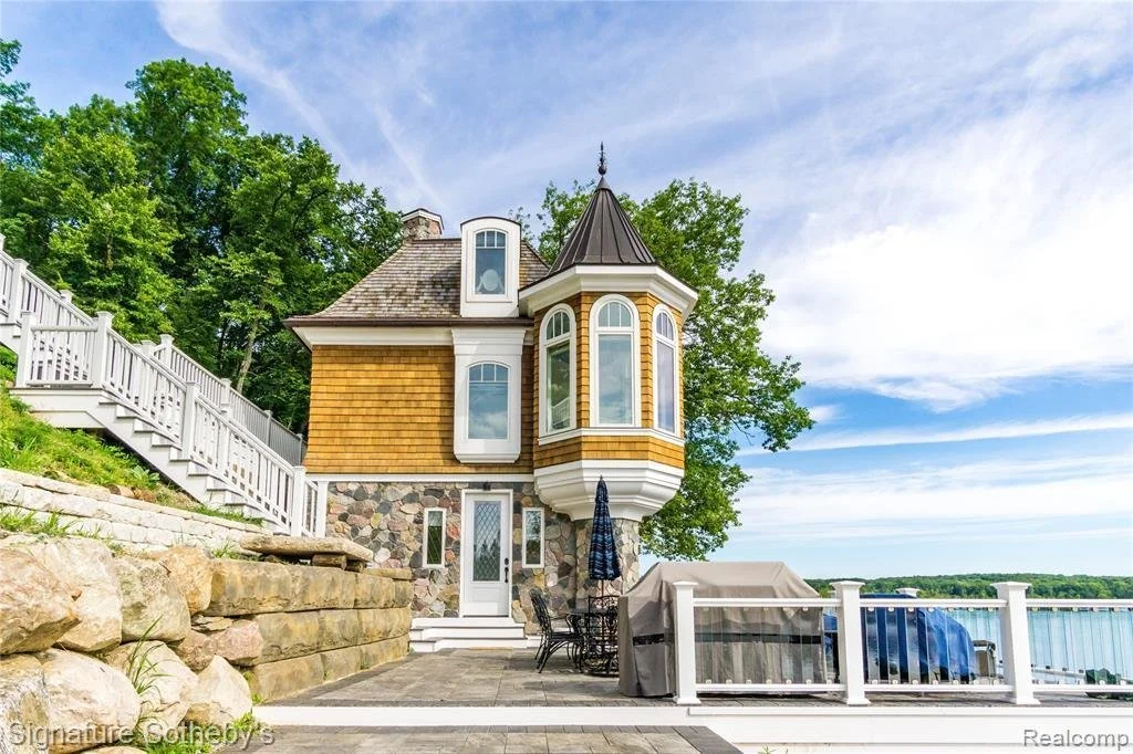 A Waterfront Home in Gregory, MI - $2950,000