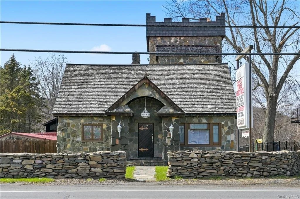 (Price Cut) A Triplex in Ulster Park, NY - $499,000