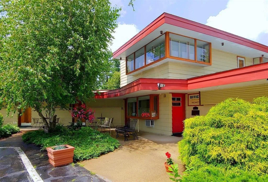 An 11 Unit Motel in Spring Green, WI - $684,900