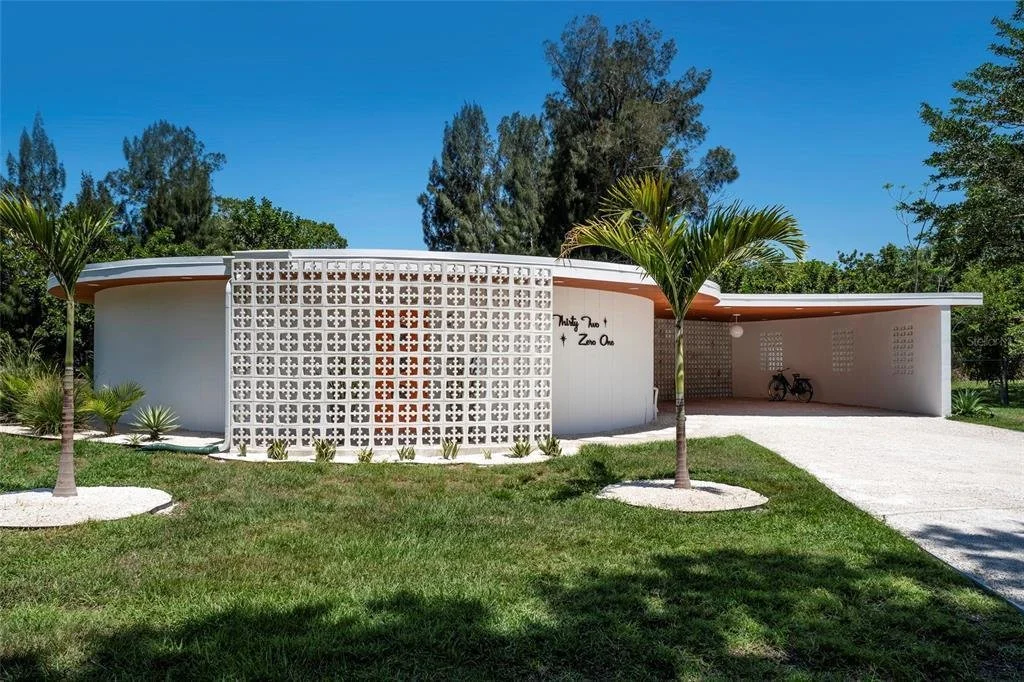 Don't Change a Thing in This Sarasota Home