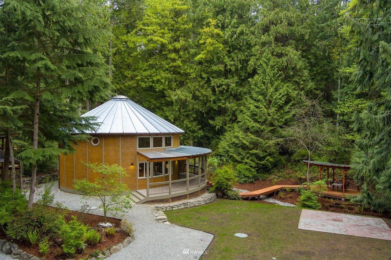 A Round House in Indianola, WA - $655,000