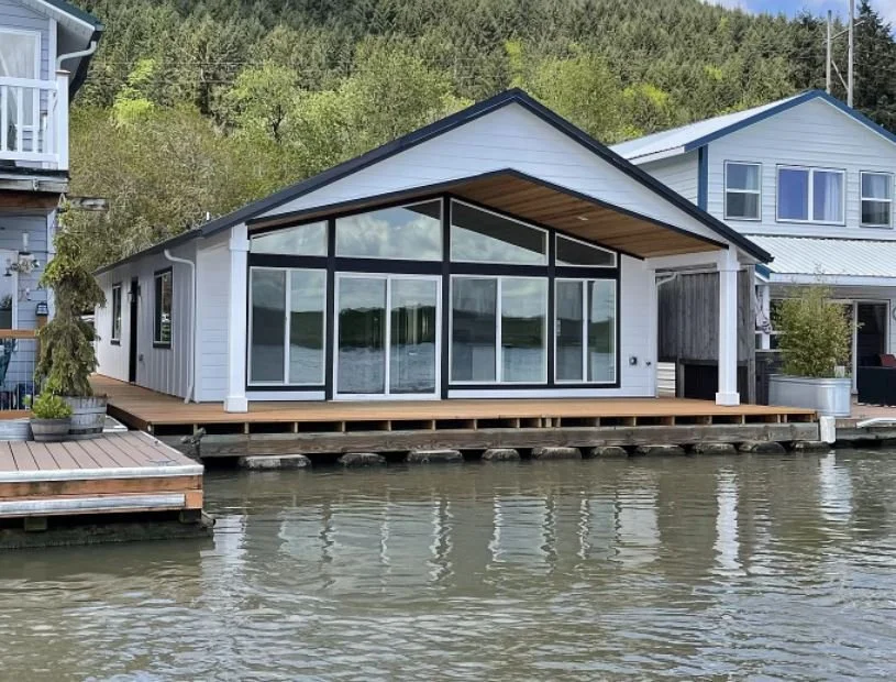 A Floating Home in Portland, OR - $439,000