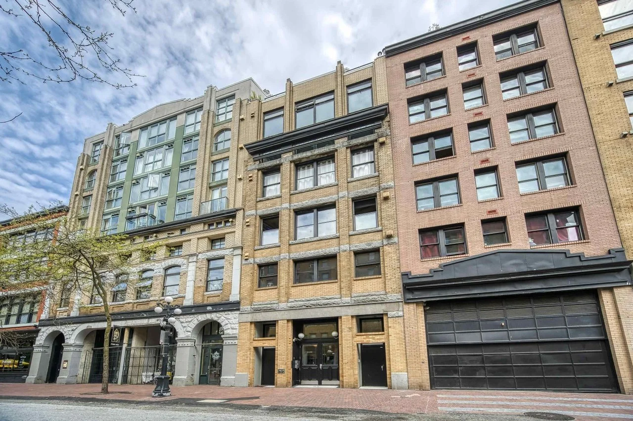A Loft in The Alexander - C$579,000