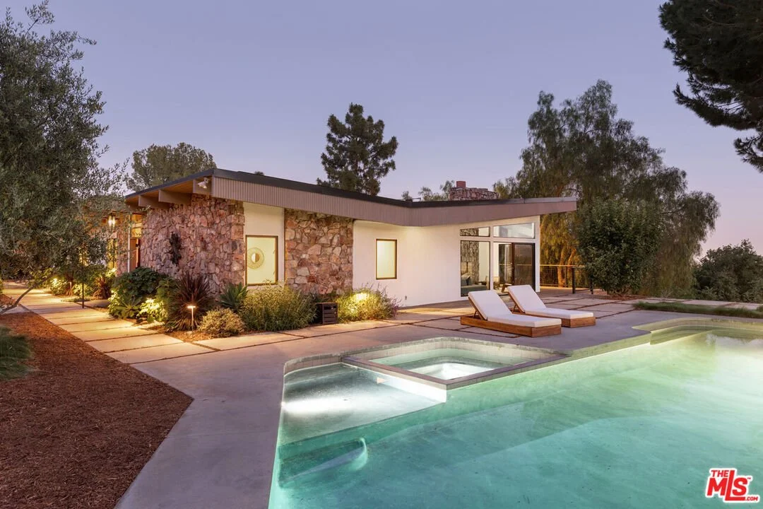 A 1964 Midcentury Modern in Altadena, CA - $1,995,000