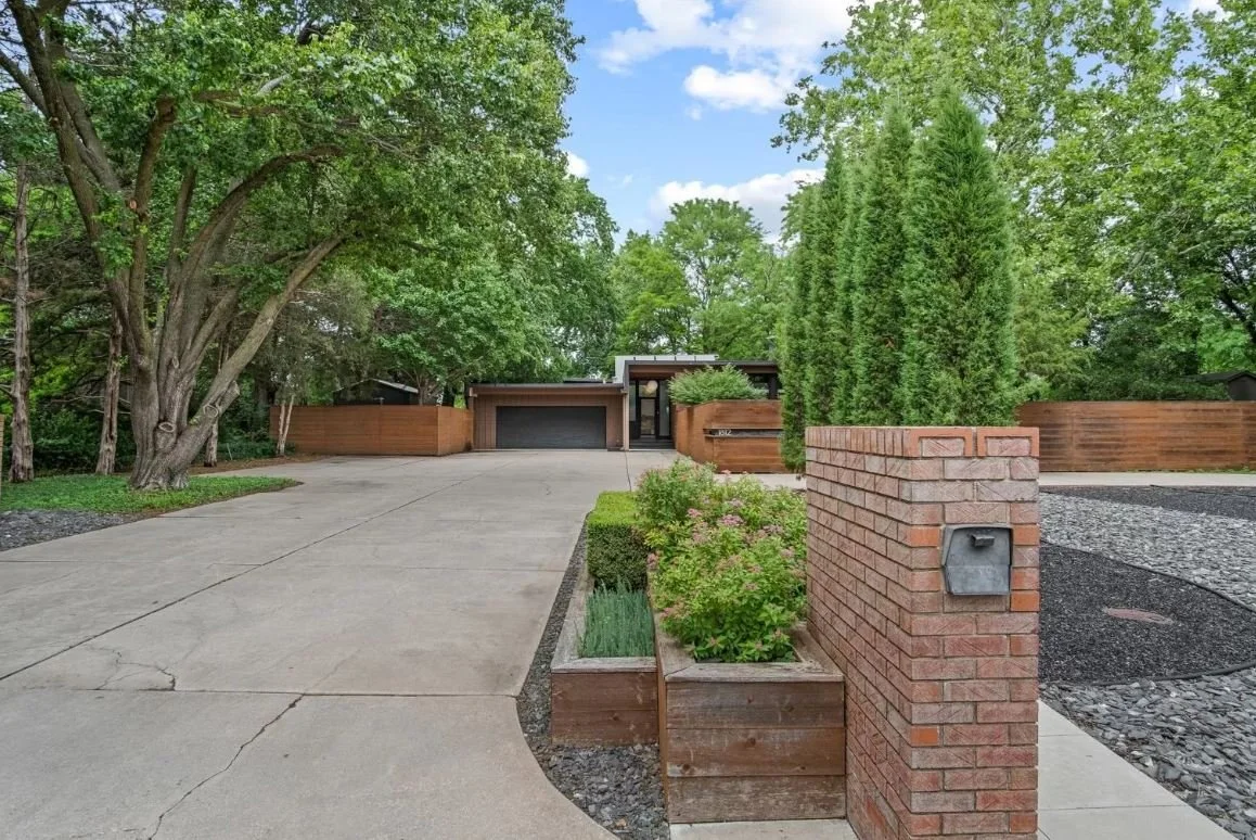 A MCM in Newton, KS - $315,000