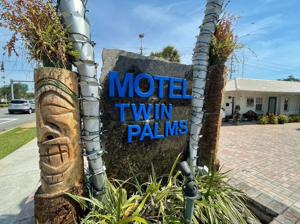The Twin Palms Motel - $985,000