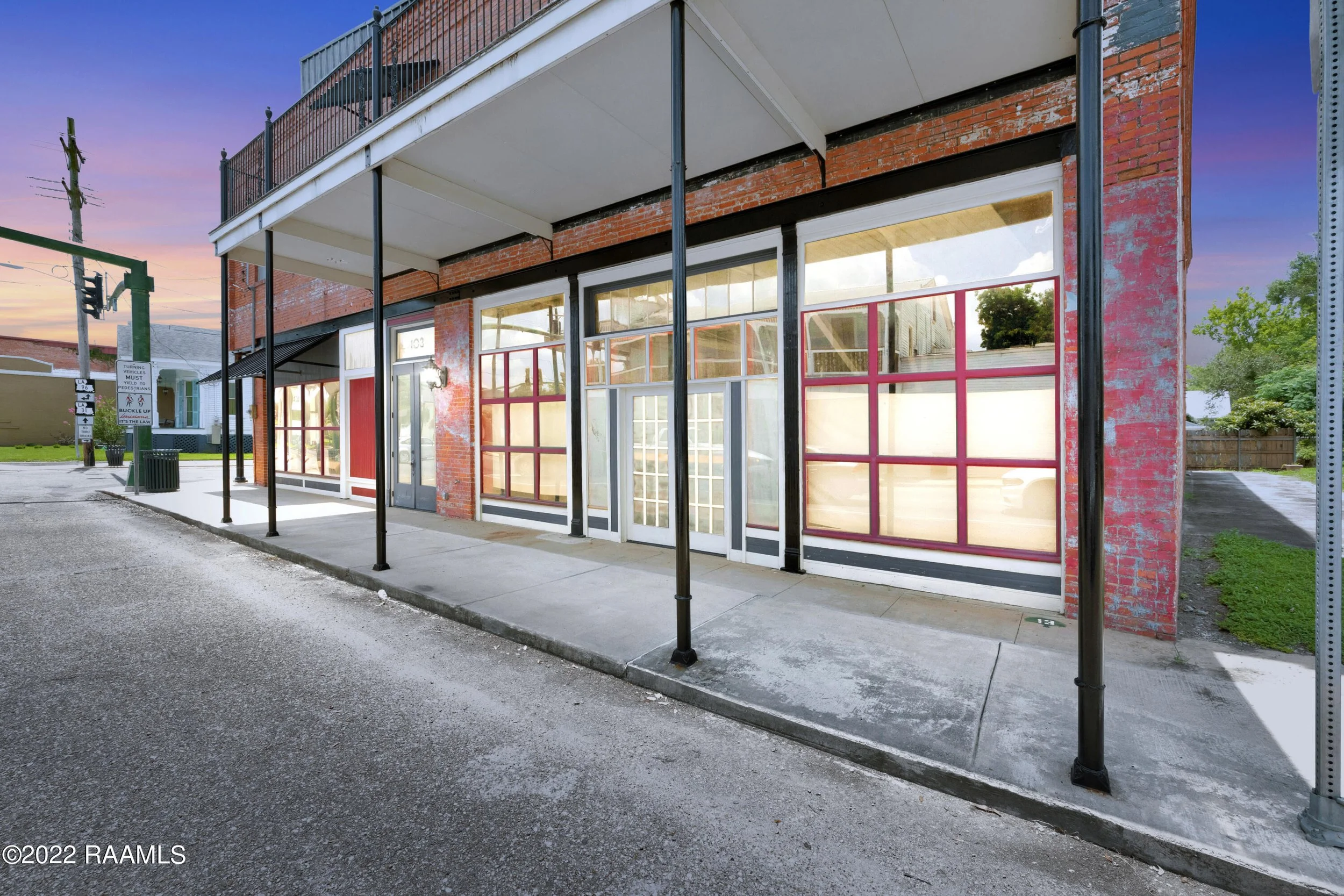Mixed Use Space in Saint Martinville, LA - $400,000