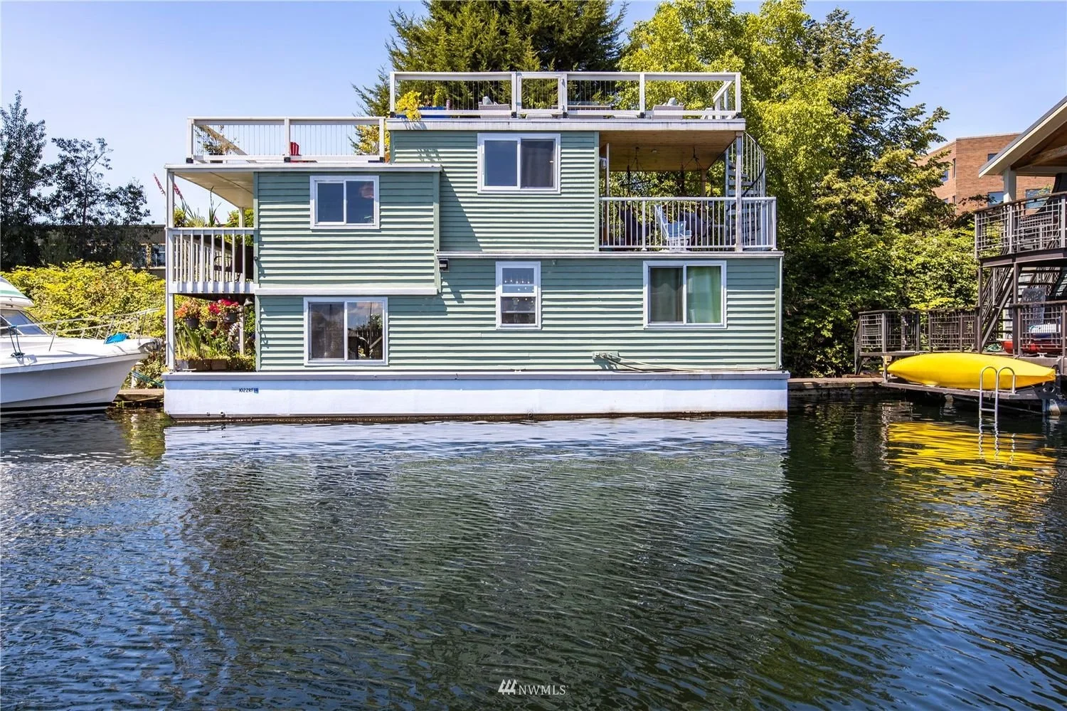 A Houseboat in Seattle - $925,000