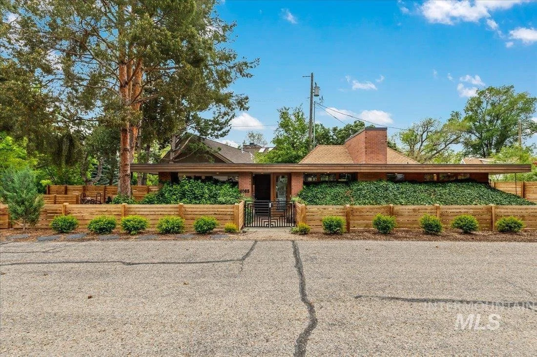 A 1980 Home Built by Local Architects in Boise - $650,000