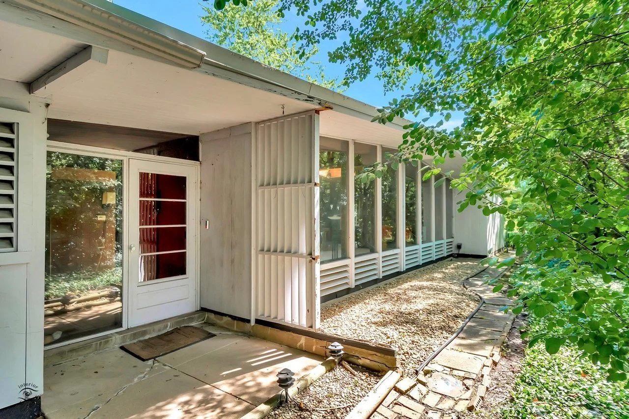 A John V. McPherson Design in Homewood, IL -$225,000