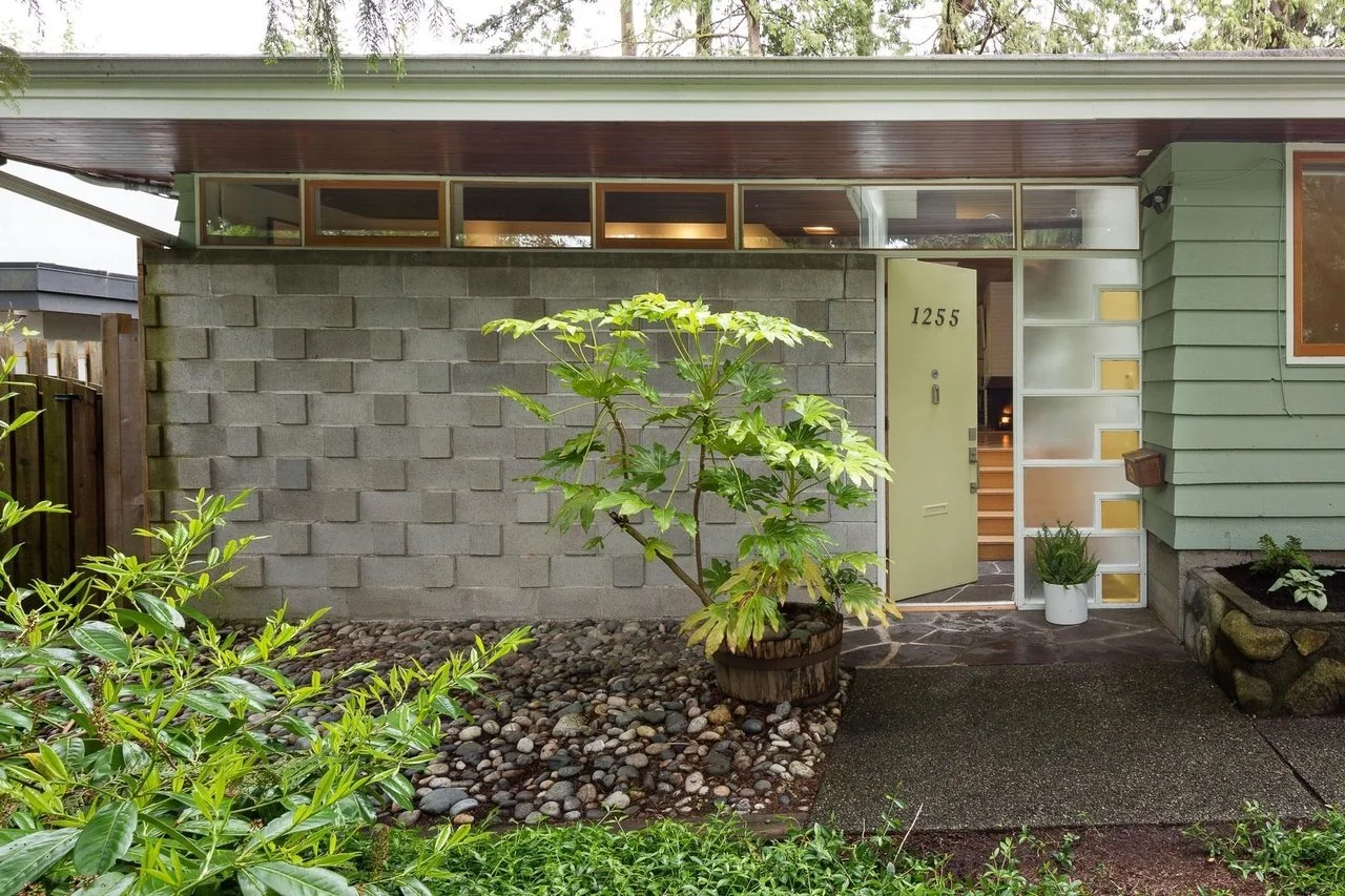 A Fred Hollingsworth Design in North Vancouver, BC