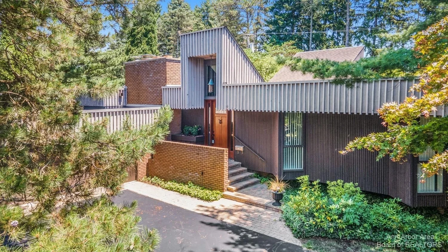 A Midcentury Home in Ann Arbor, MI - $849,900