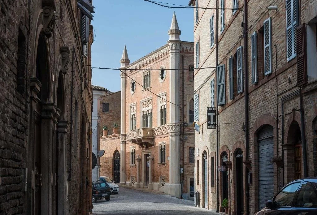 Petritoli, Italy - €1,090,000