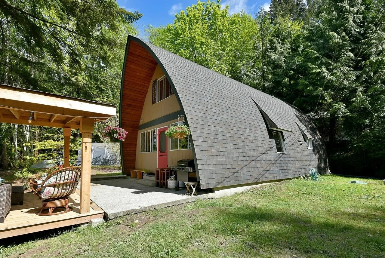 Near the Sechelt Inlet - C$799,900