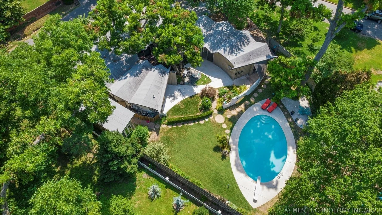A Unique MCM in Tulsa, OK - $925,000