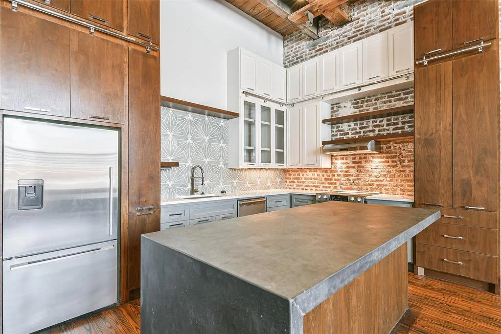 A Condo in the Clarke &amp; Courts Building - $449,000
