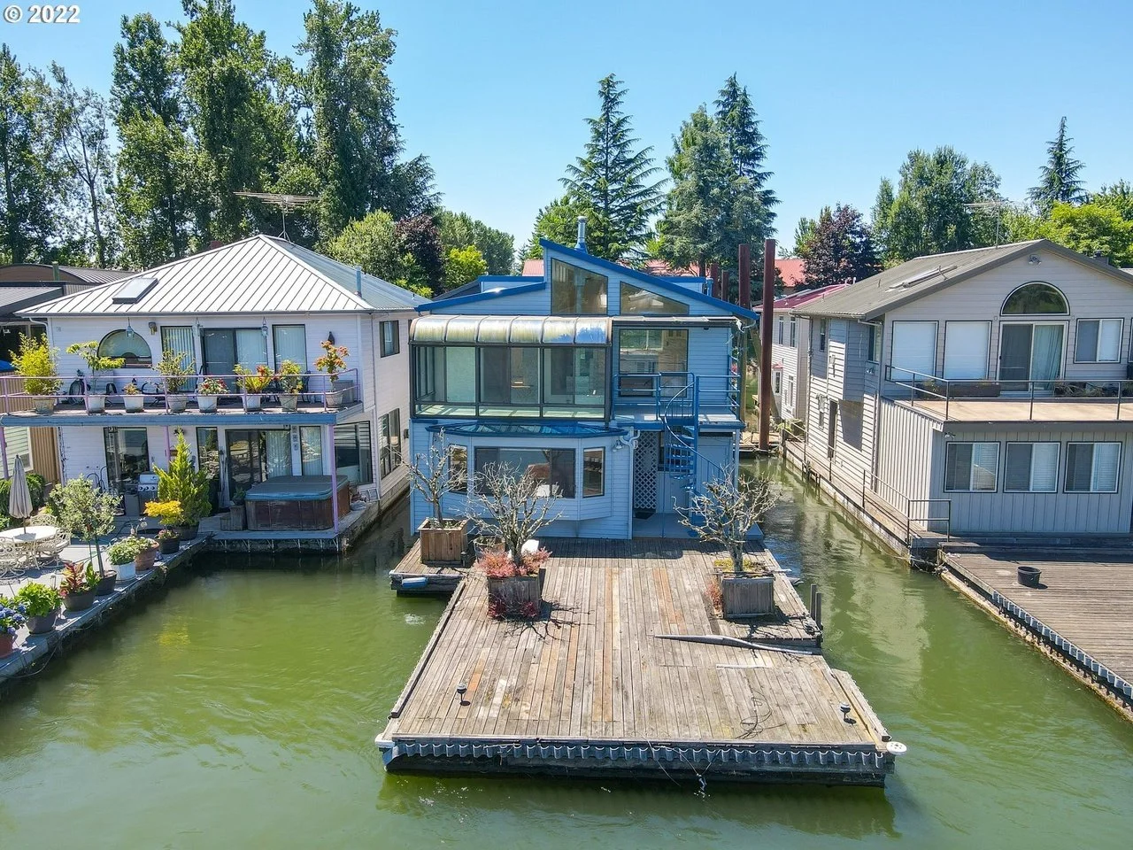 A Floating Home in Portland, OR - $549,000