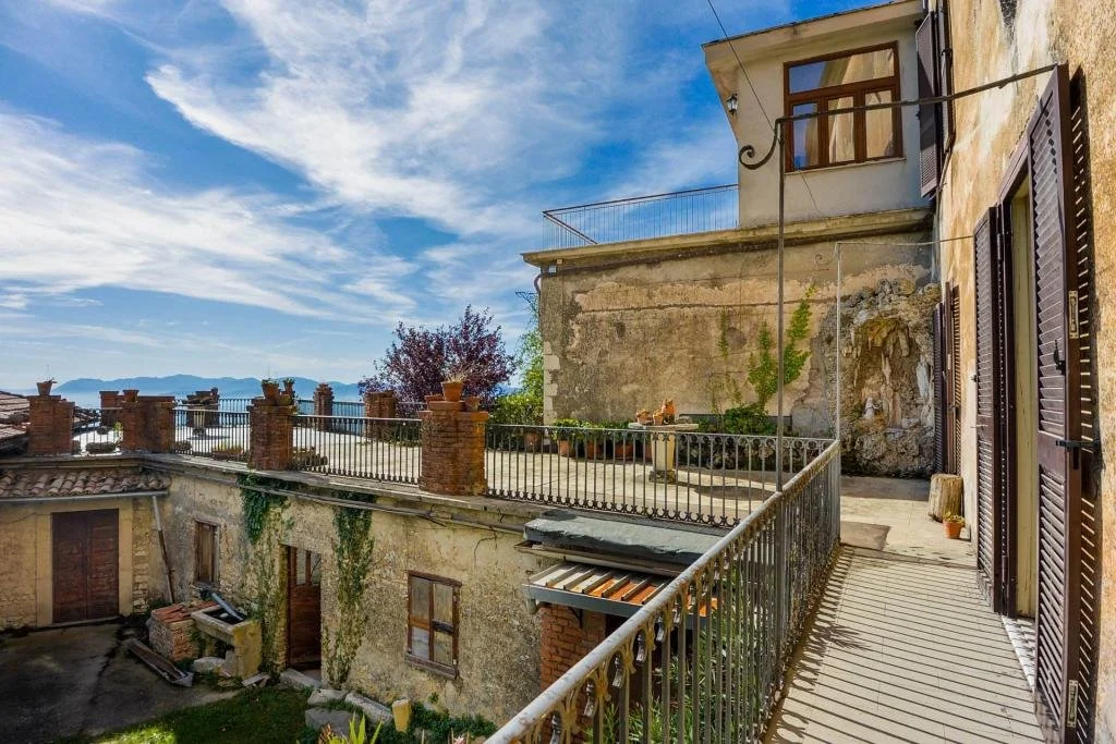 A Late 1700's Palace in Italy - €495,000