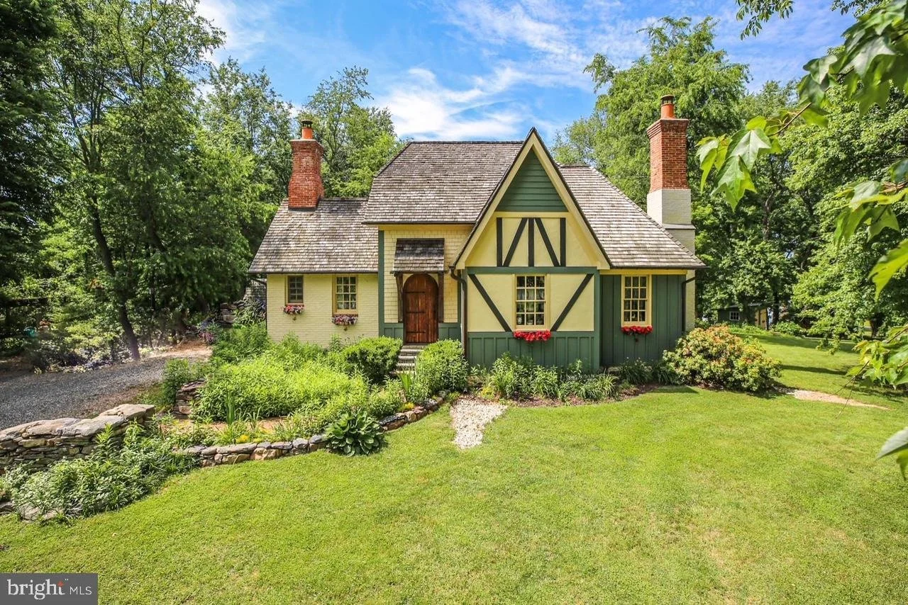 A Charming Home in Purcellville, VA - $650,000
