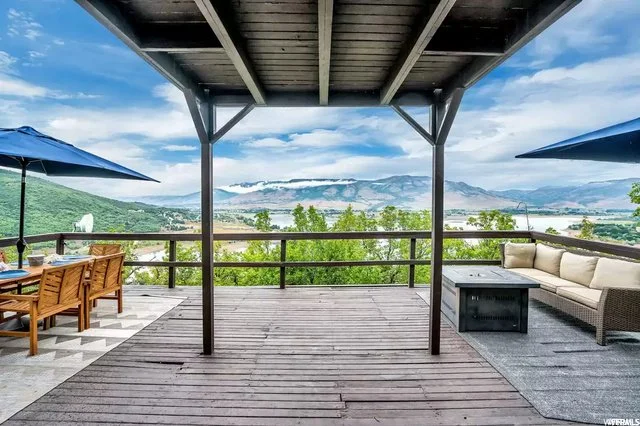 All About the Views in Huntsville, UT - $724,900