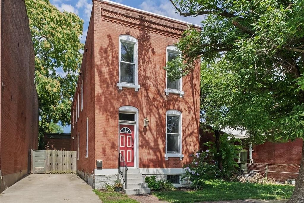 Saint Louis - $299,900