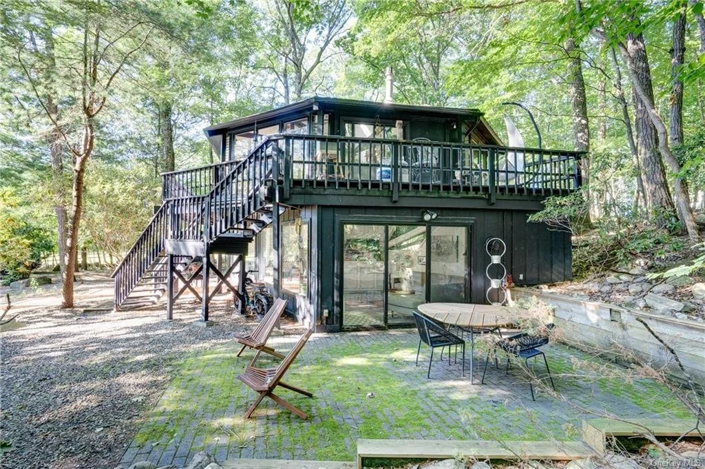 An Octagon Home in Rock Hill, NY - $350,000