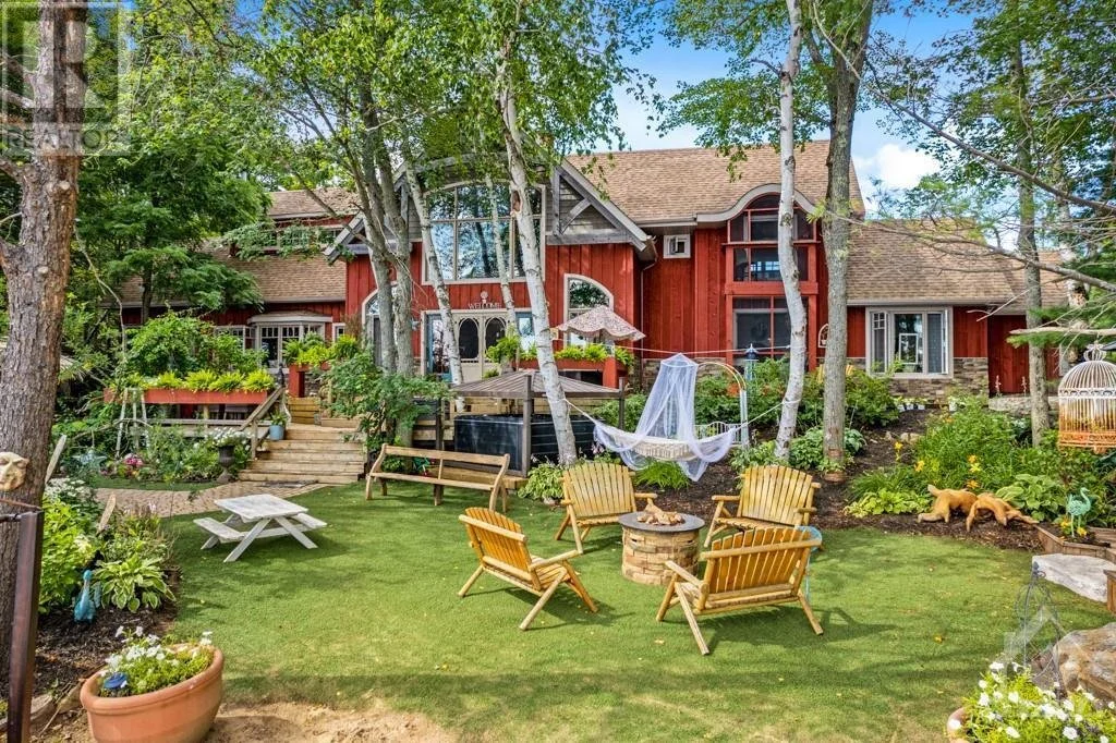 Waterfront in North Frontenac, ON - C$2,950,000