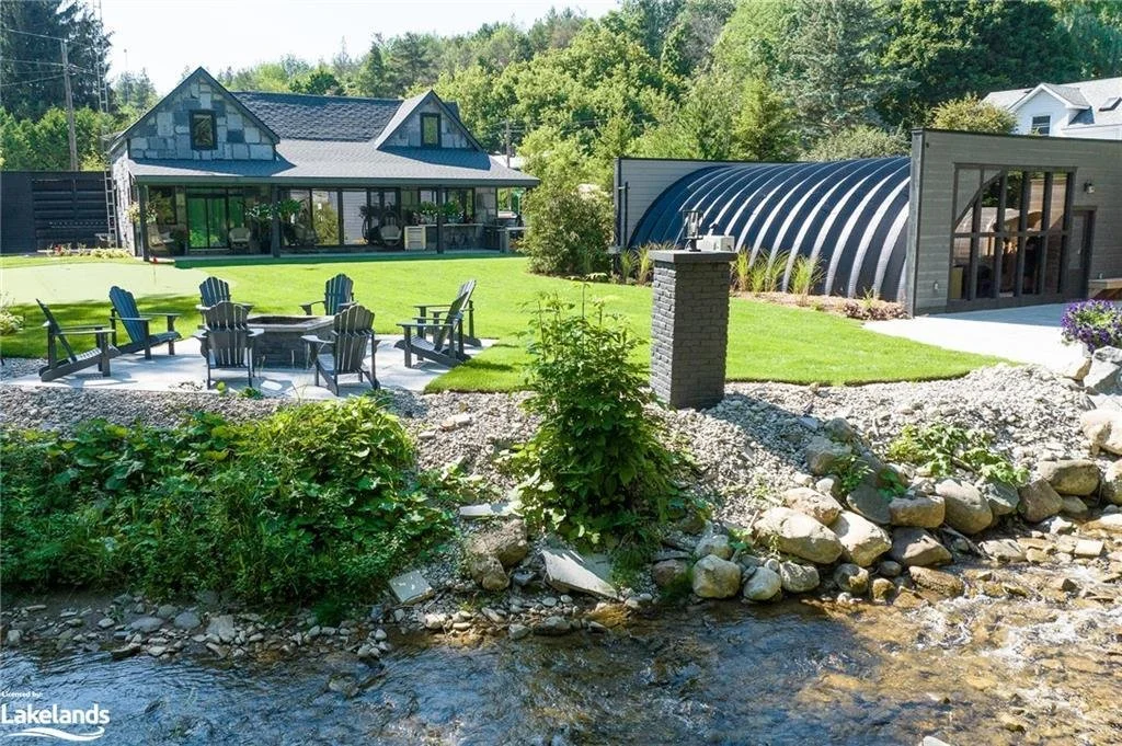 A Home &amp; Quonset Hut - C$1,595,000
