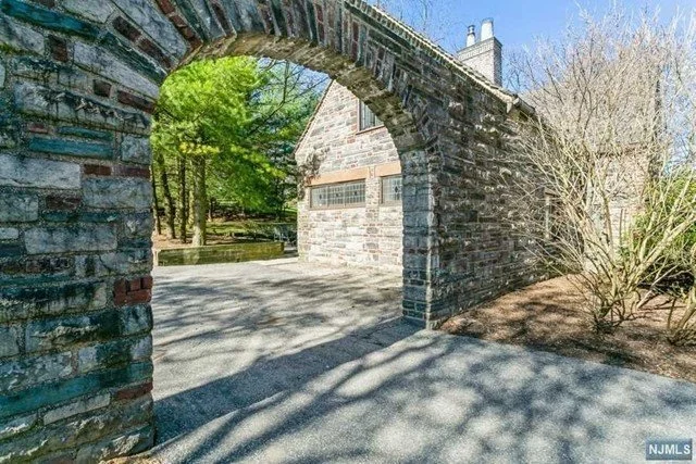A Condo in the Former Carriage House of the Cotswold Estate