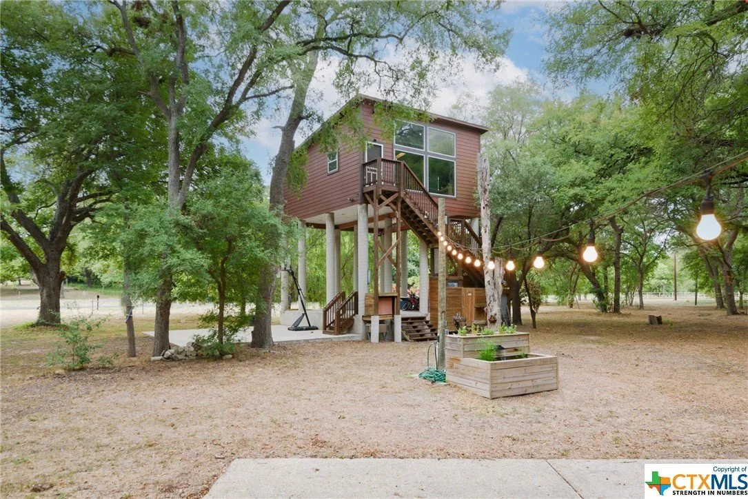 Over an Acre in Seguin, TX - $429,000