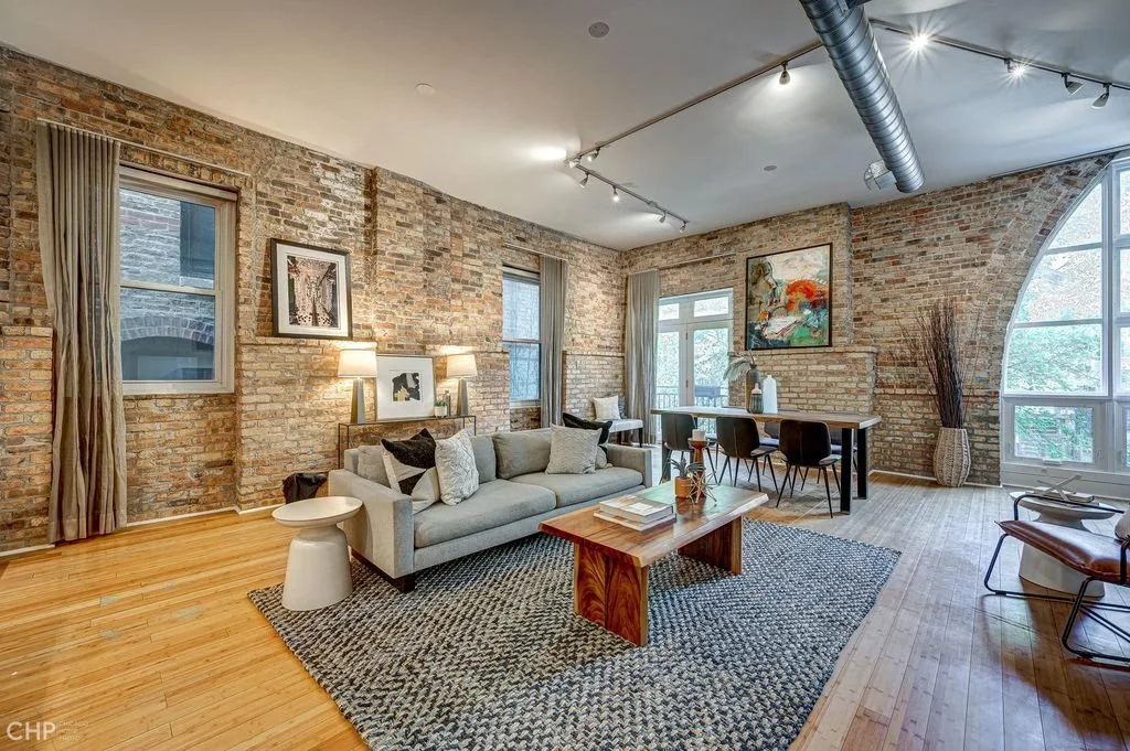 A Condo in a Former Synagogue in Chicago - $667,500