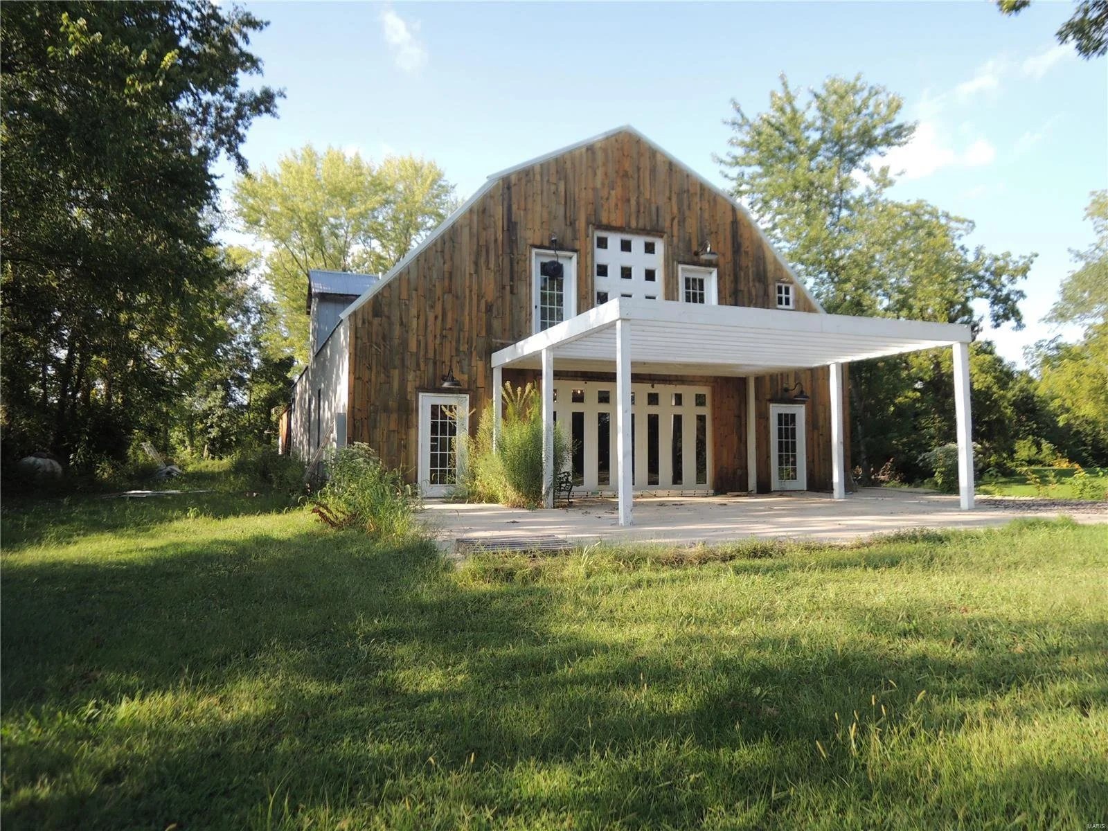 A Barn on 4 Acres in Greenville, IL - $595,000