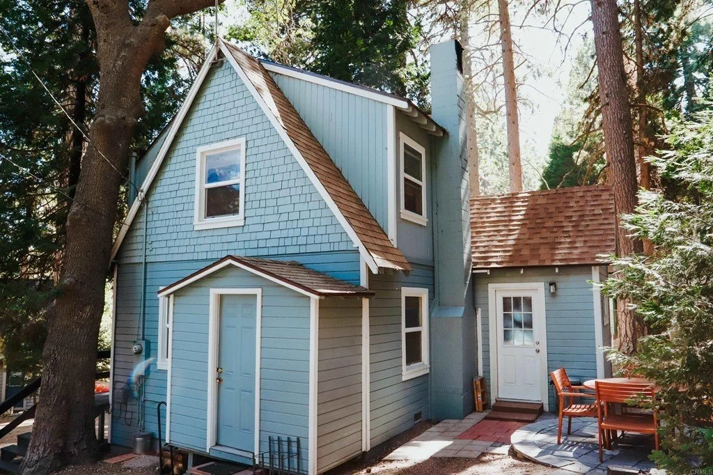A Furnished Cabin in Lake Arrowhead, CA - $385,000