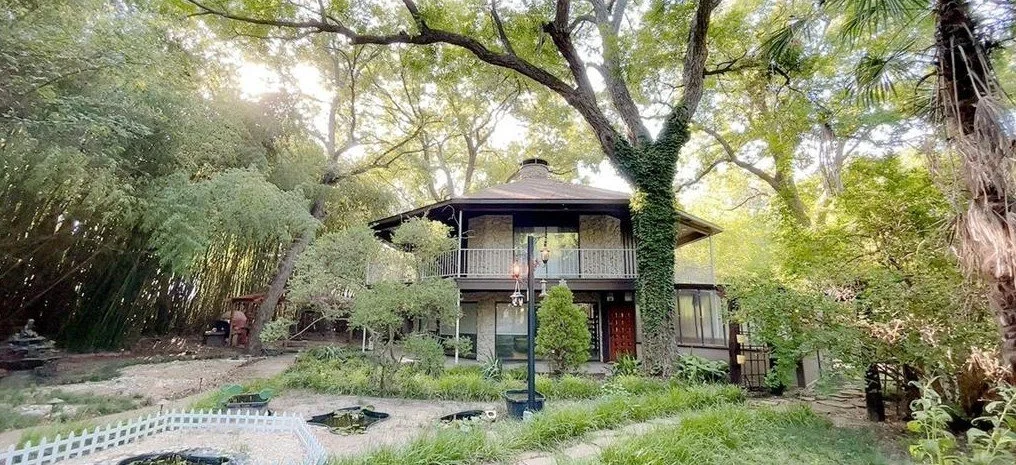 An Octagon House in Lancaster, TX - $405,000