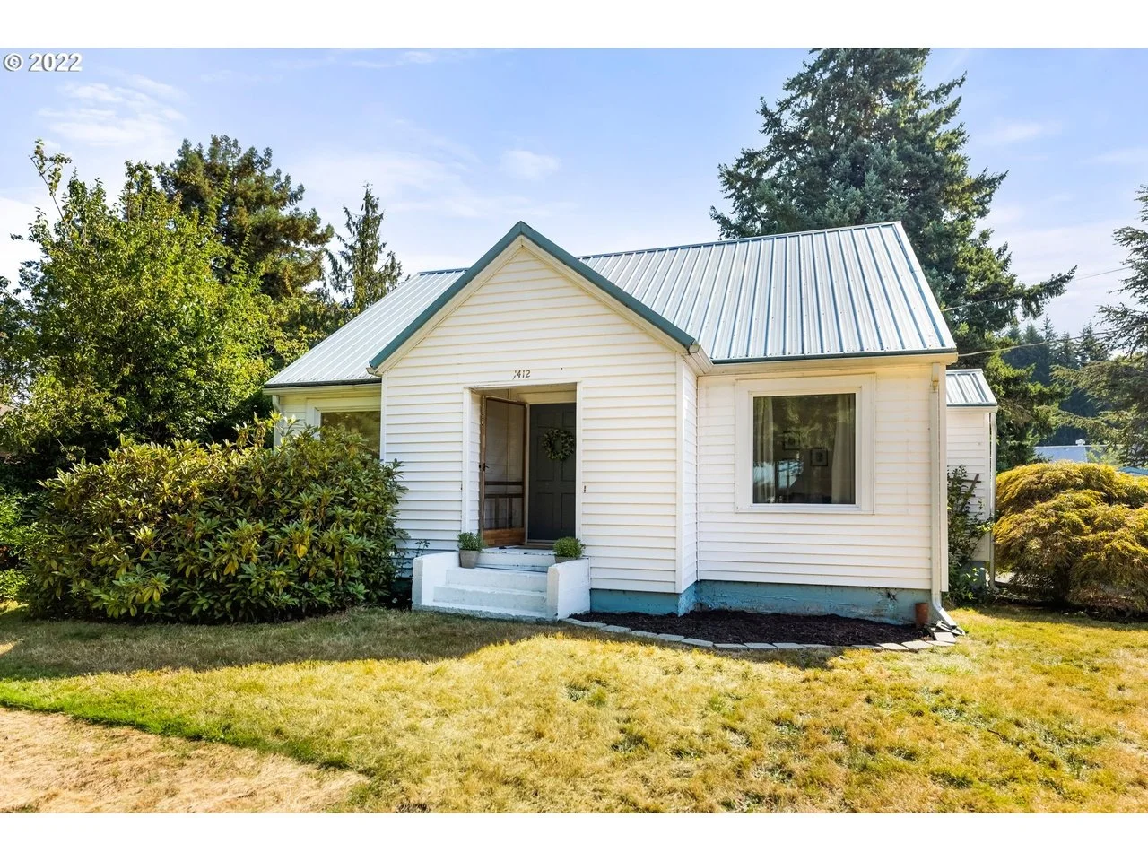 A Bungalow in Winlock, WA - $300,000