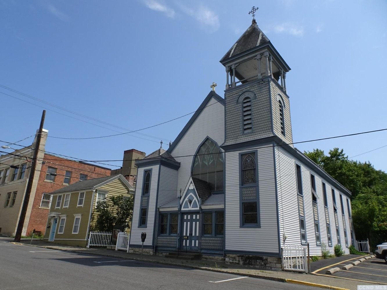 A Church &amp; Attached Parsonage - $1.1Mil