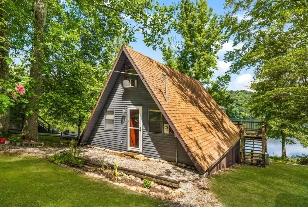 A Lakehouse in Lewisburg, KY - $230,000