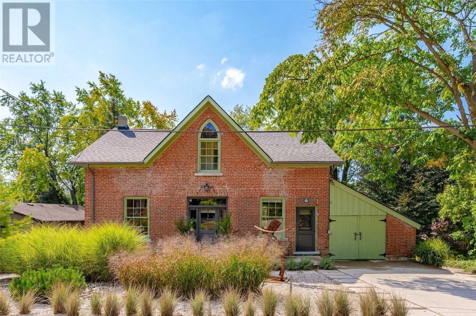 A Former Post Office in Centre Wellington, ON - C$1,299,900