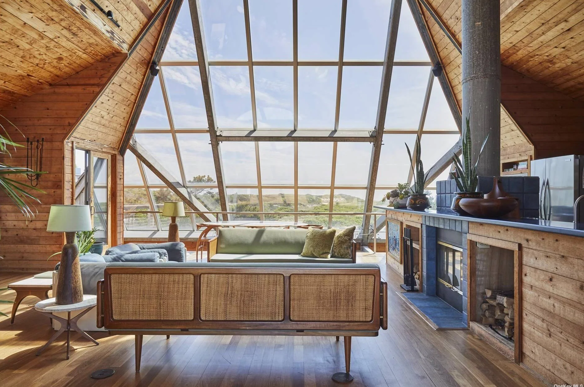 The 1961 Pyramid House - $6.5Mil