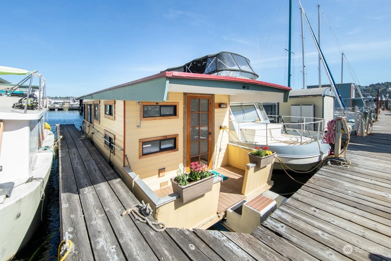 A Floating Home in Seattle - $279,900
