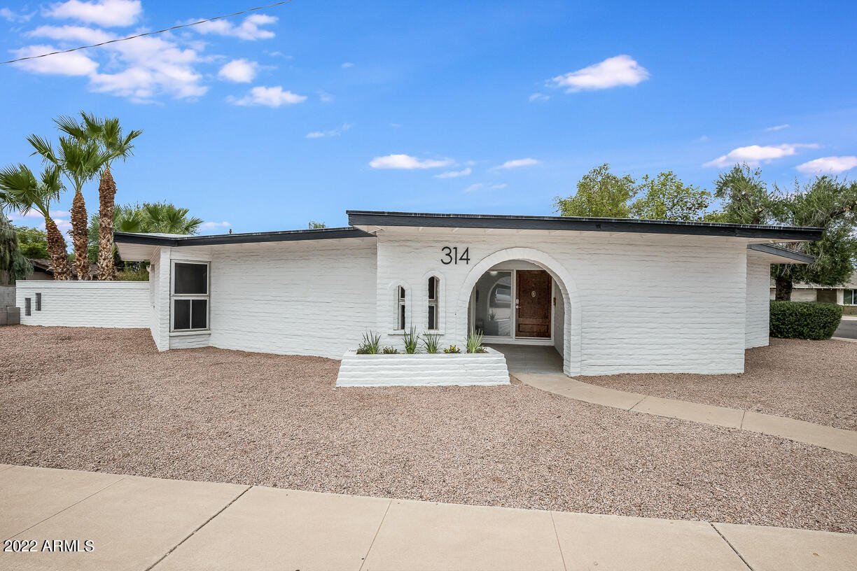 Tempe, AZ - $899,000