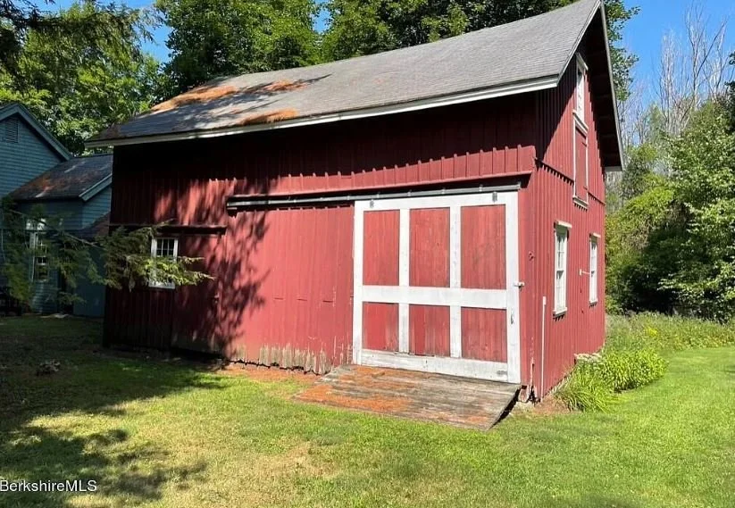 A Carriage House in Stockbridge, MA - $105,000