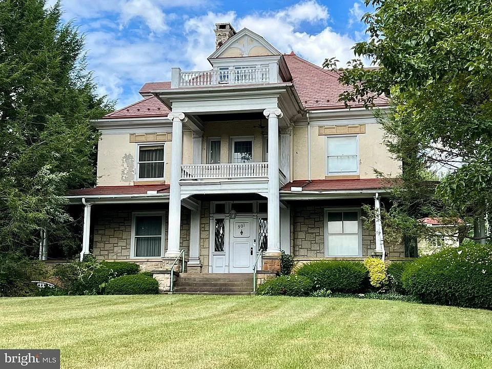 A Stately Home in Reading, PA - $325,000
