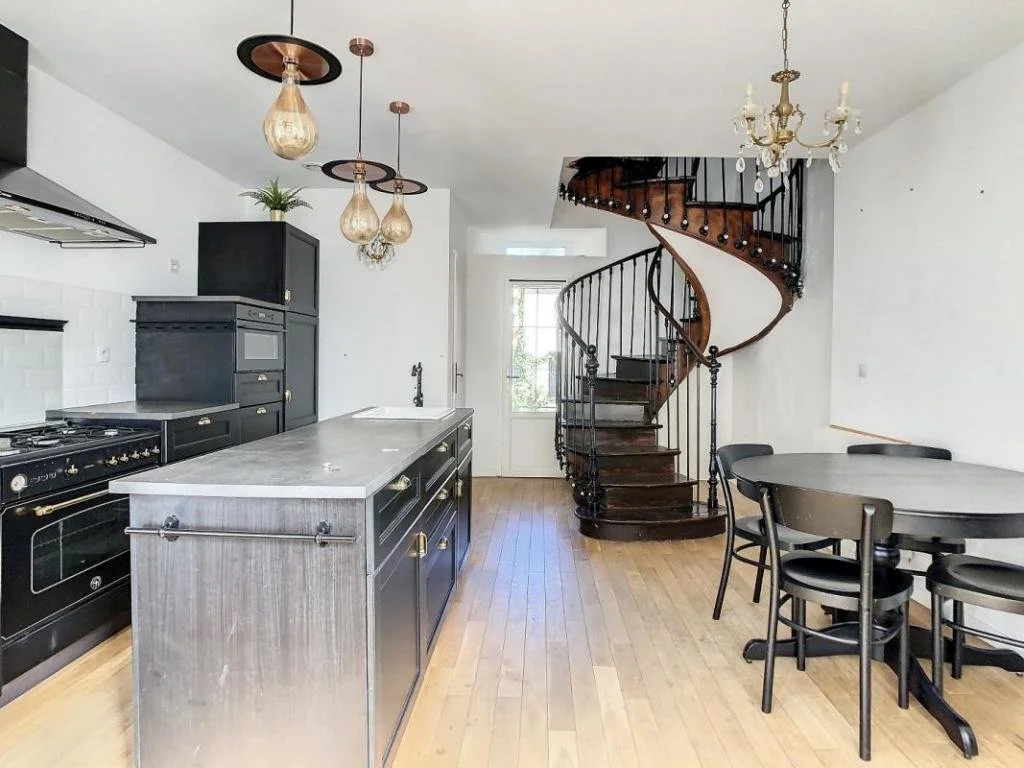 A Mix of Old &amp; New in France - €170,000