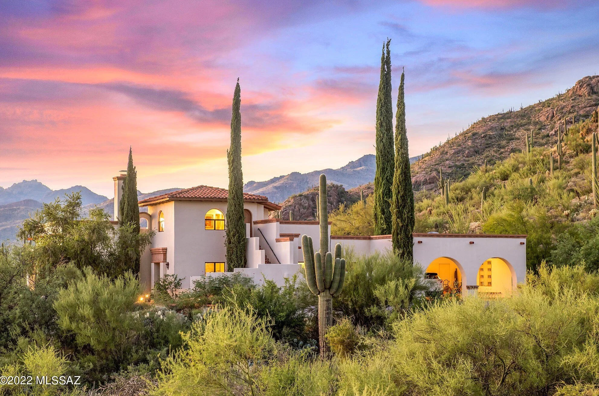 Desert Views in Tucson - $1.3Mil