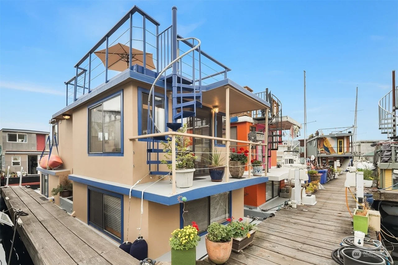 A Floating Home in Seattle, WA - $675,000