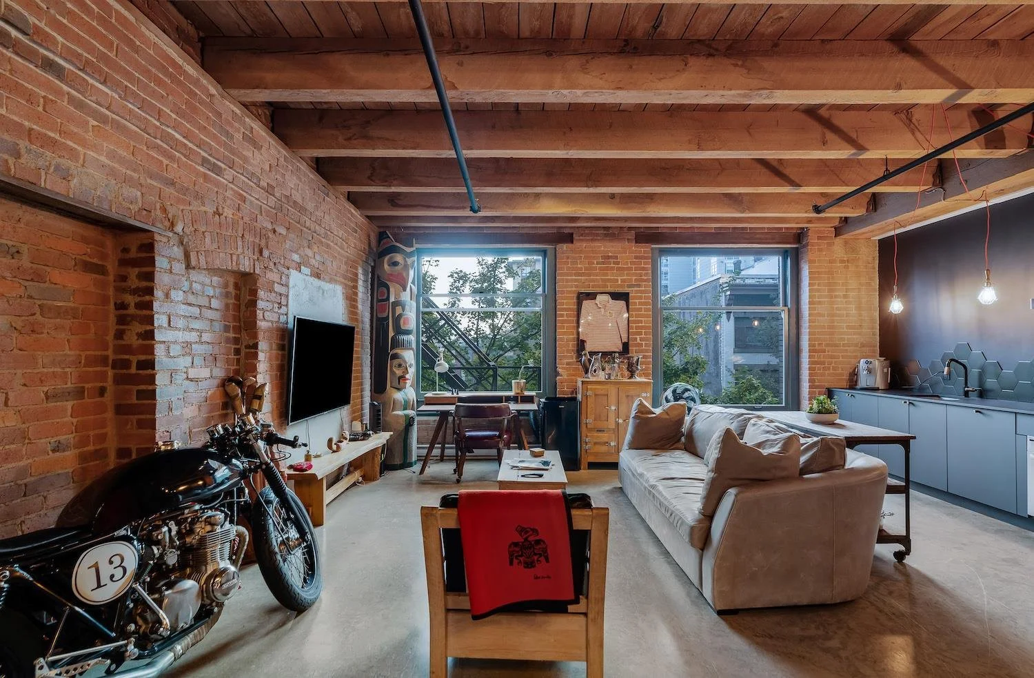 A Condo in a Fomer Warehouse - C$1,099,900