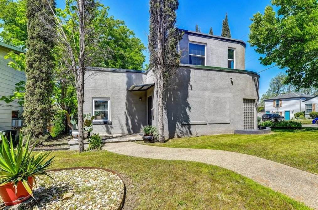 A Duplex in Fort Worth, TX - $435,500